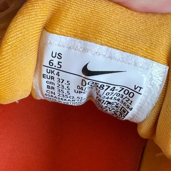 Nike Women’s Vibrant Yellow Air Vapormax Pro Shoes - Picture 10 of 10